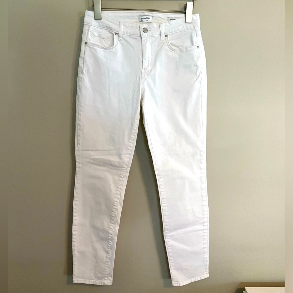 JESSICA SIMPSON | 27 | BRIGHT WHITE SKINNIES